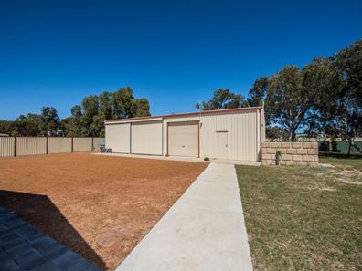 4 Bayliss Road, Dongara WA 6525