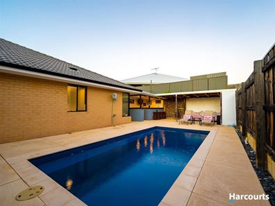 2 Lilly Pilly Lookout, Halls Head WA 6210