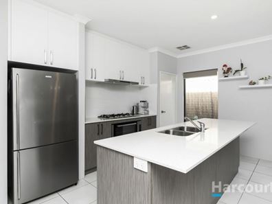 11 Monger Road, Lake Coogee WA 6166