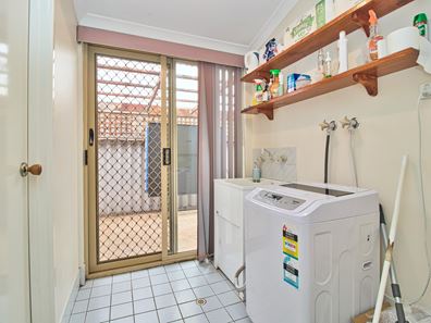 44 Waimea Rd, Safety Bay WA 6169