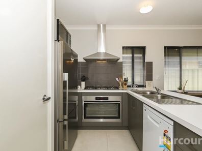 41 Cilantro Parkway, Seville Grove WA 6112