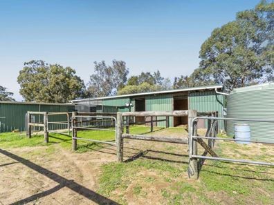 32 Kylie Road, Roleystone WA 6111