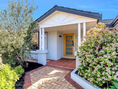 6 Savona Grove, Mindarie WA 6030