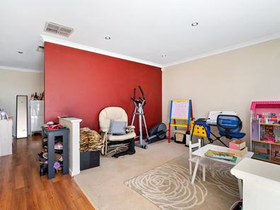 17 Amherst Road, Canning Vale WA 6155