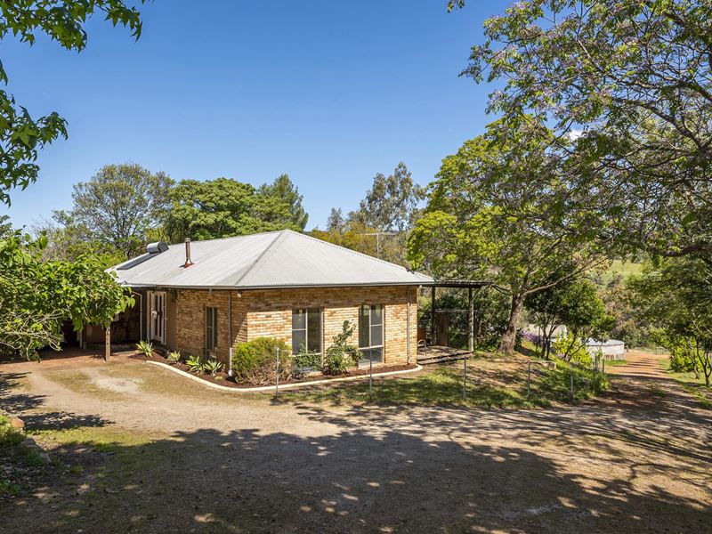 835 CHITTERING ROAD, Bullsbrook