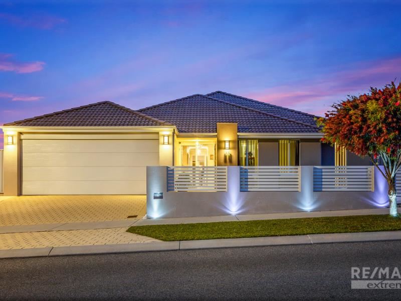 15 Roundhouse Parade, Jindalee WA 6036