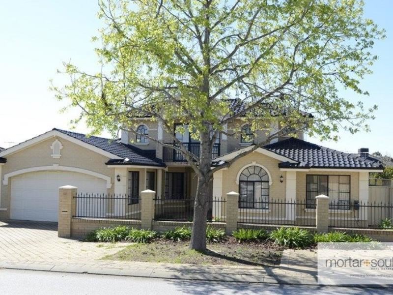 52 Peterborough Circle, North Lake