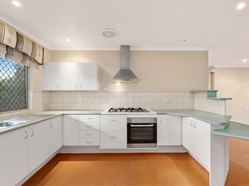3 Robins Road, Kalamunda
