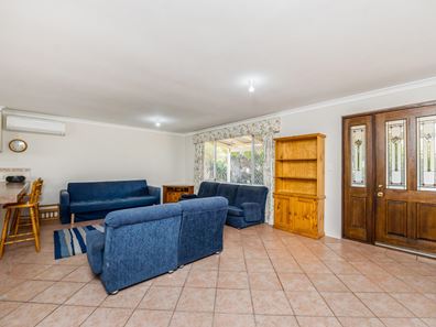 1/1 Turner Drive, Guilderton WA 6041