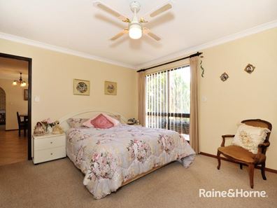 15 Glencoe Parade, Halls Head WA 6210