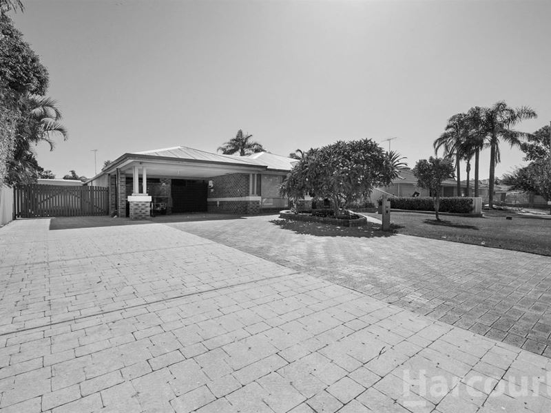 24 Inverness Drive, Meadow Springs