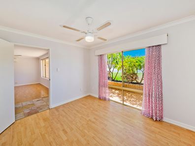 10 Bullfinch Way, Ballajura WA 6066