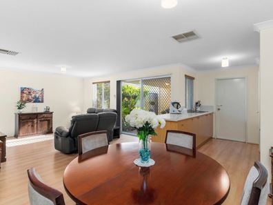5 Cochrane Loop, Aveley WA 6069