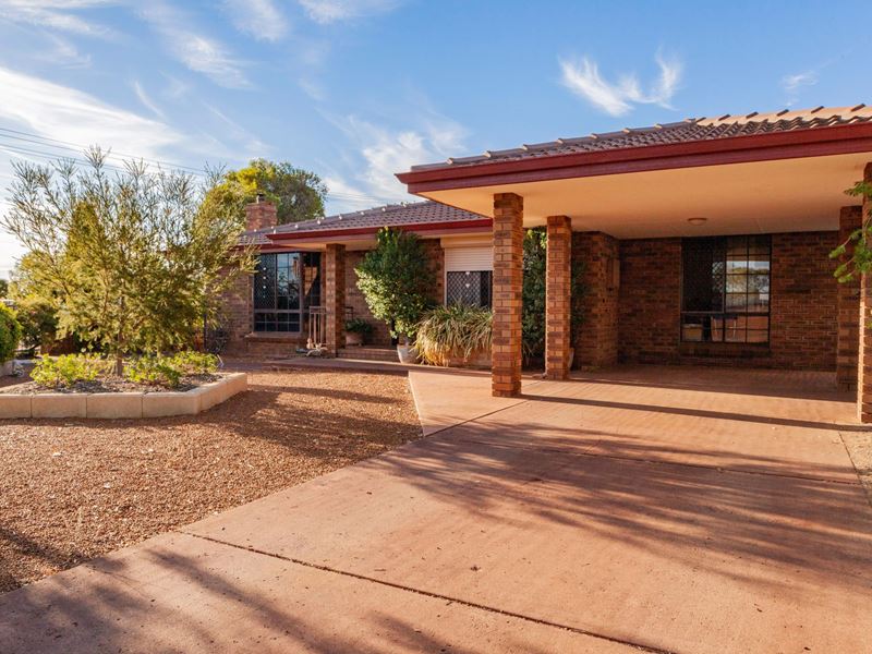 94 Woodward Street, Coolgardie