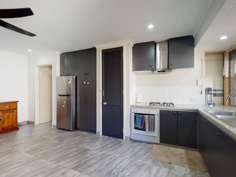 2 Valley Brook Road, Caversham