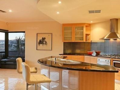 25 Aztec Island Retreat, Halls Head WA 6210