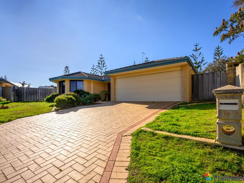 16 Bethel Corner, Halls Head WA 6210