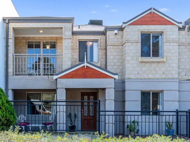 15A Lakeside Drive, Joondalup
