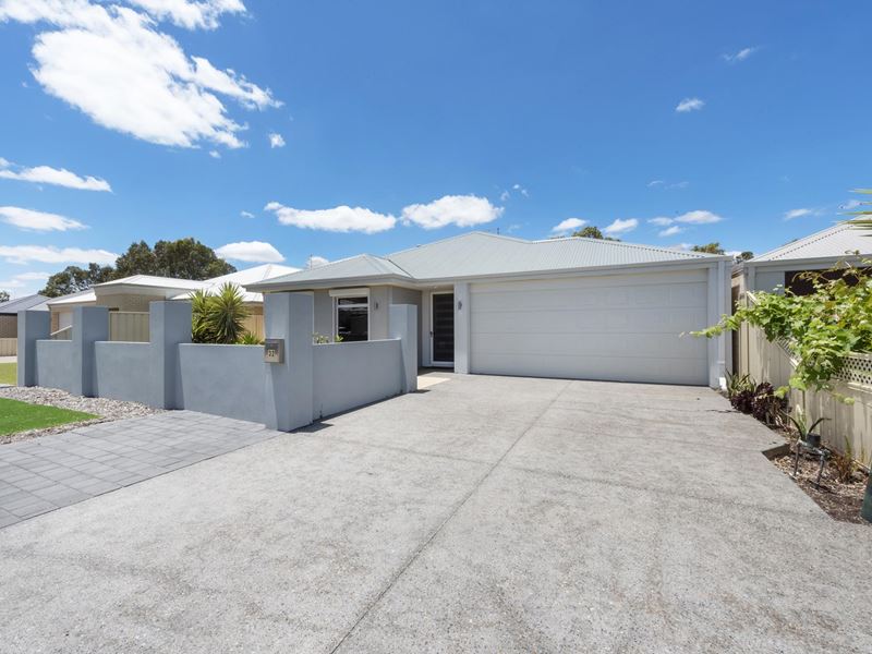 32 Arpenteur Turn, Madora Bay