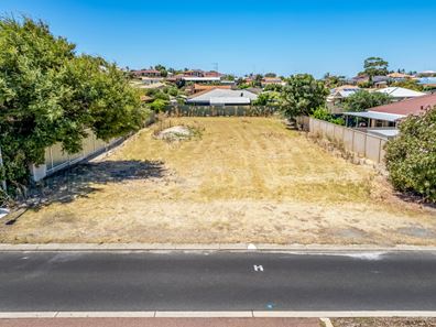 125 Peelwood Parade, Halls Head WA 6210