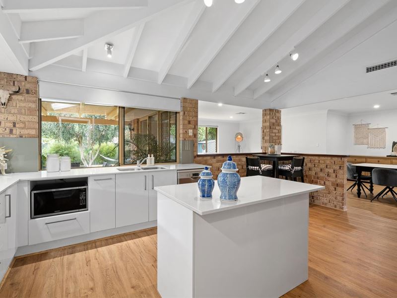 13 Underwood Grove, Kardinya