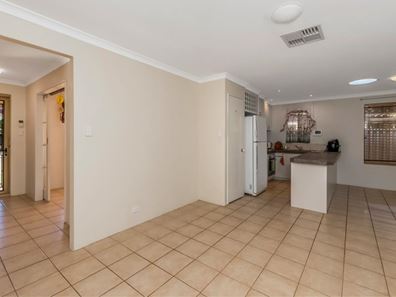 4 Osaka Mews, Warnbro WA 6169