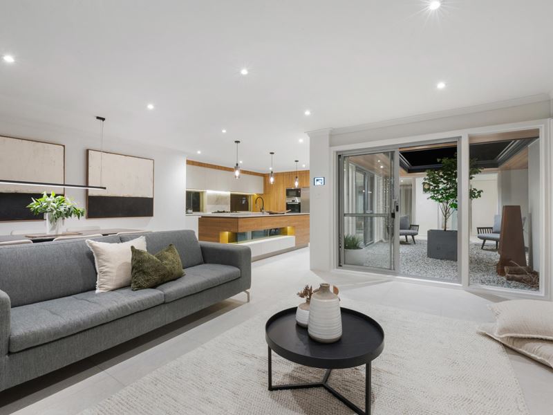 38 Mount Henry Road, Salter Point