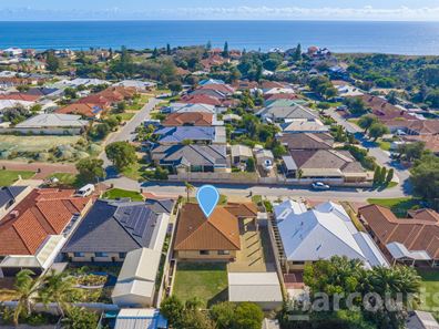 42 Paradise Circuit, Halls Head WA 6210