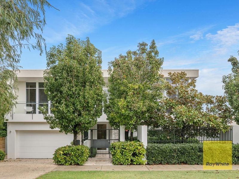 19 Chamberlain Street, Cottesloe