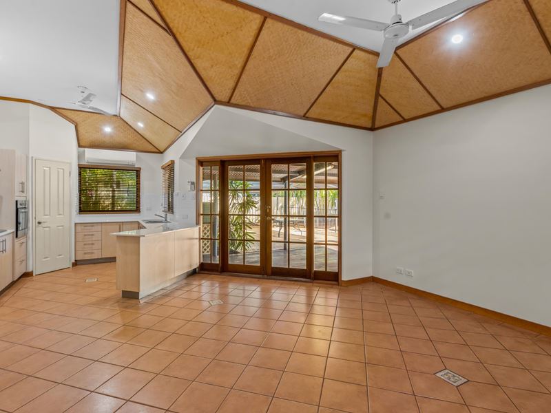 2 Turnstone Way, Djugun
