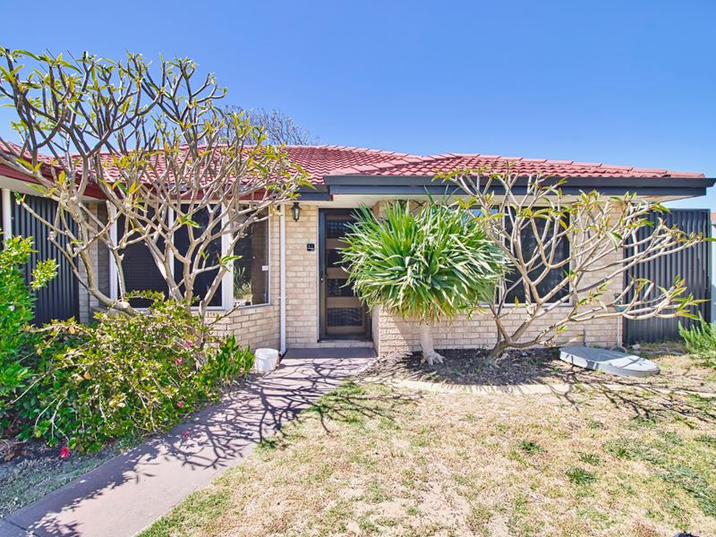 4 Orkney Mews, Waikiki WA 6169