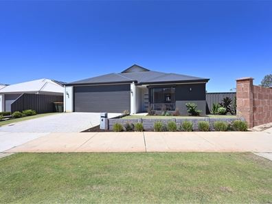 4 Blossom Way, Banksia Grove WA 6031