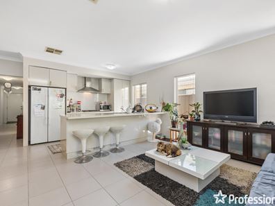 89 Towncentre Drive, Thornlie WA 6108