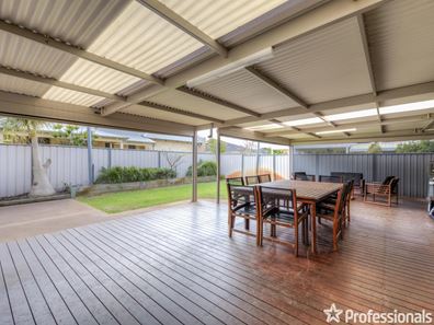 15 Morgan Road, Redcliffe WA 6104