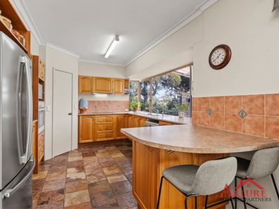 14 Magenup Dr, Wandi WA 6167