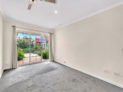 1/22 Canning Road, Kalamunda WA 6076