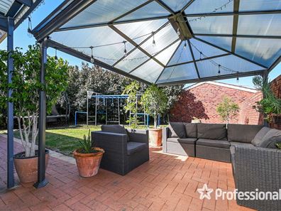 9/10 Jubilee Place, Eden Hill WA 6054