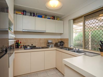 2/18 Lathwell Street, Armadale WA 6112