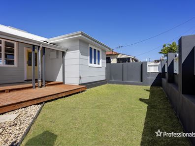 212 Evans Street, Beachlands WA 6530