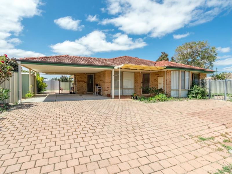 8 Oriole Way, Thornlie WA 6108