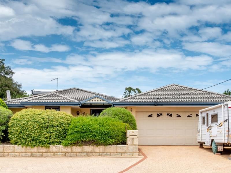 6 Hughes Court, Padbury