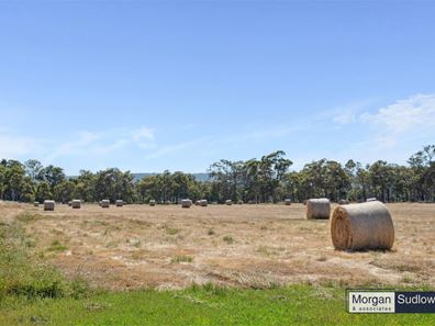 360 Henderson Road, Hopeland WA 6125