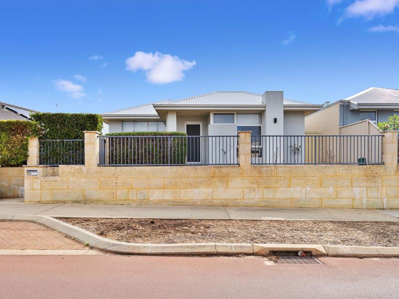 194 Pebble Beach Boulevard, Meadow Springs