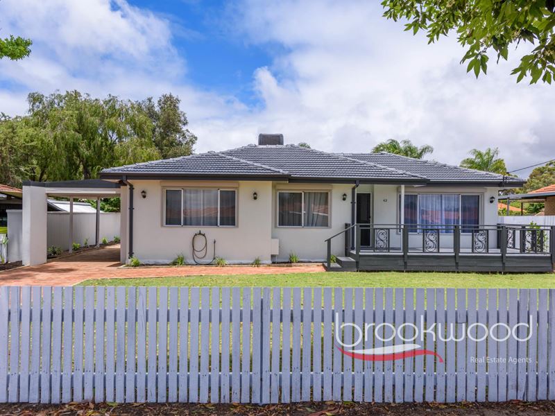 42 Spring Road, Thornlie WA 6108