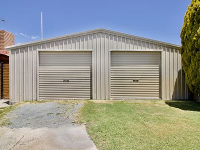 1 Merilup Court, Hillman WA 6168