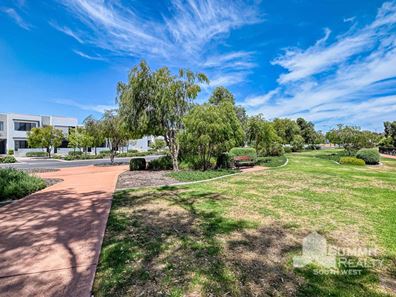 15 Wicklow Boulevard, Dalyellup WA 6230