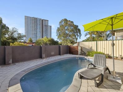 2 Castle Way, Lathlain WA 6100