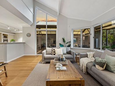 11 Biscay Road, Sorrento WA 6020