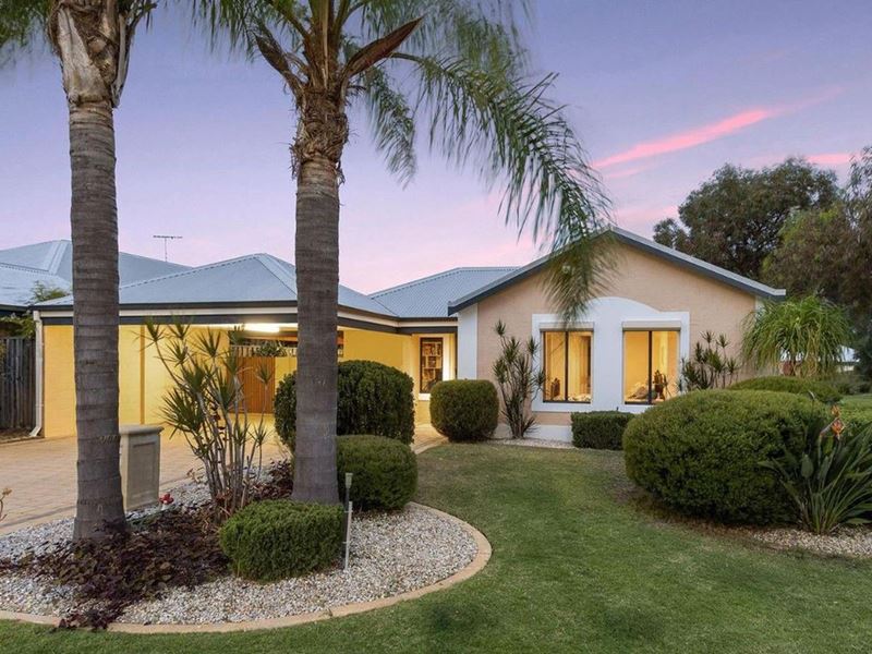 15 Kalyeeda Terrace, Ellenbrook WA 6069