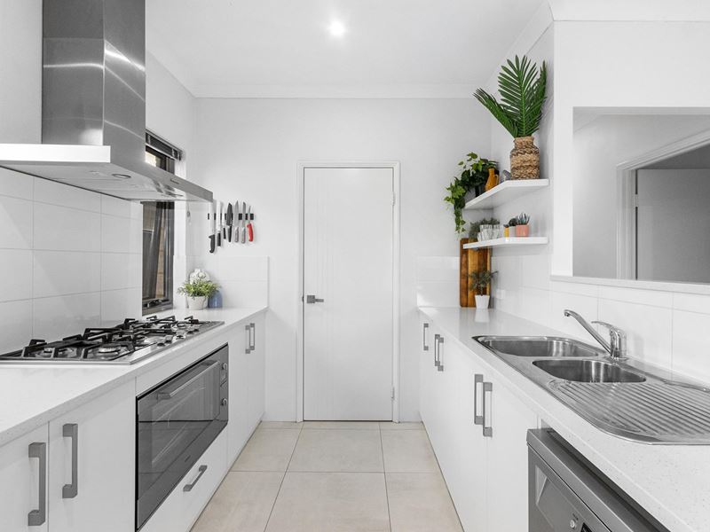 92 Fairweather Drive, Piara Waters